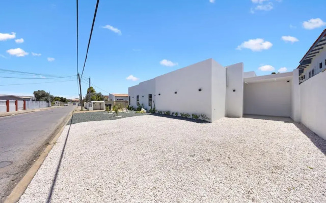 Brand NEW Villa Central Location Private Pool