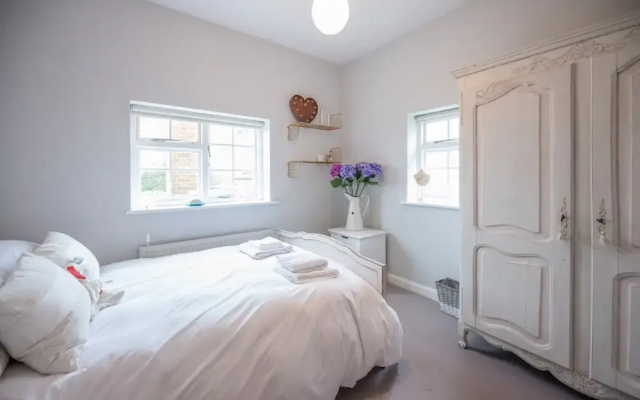 46 Ivy Cottage