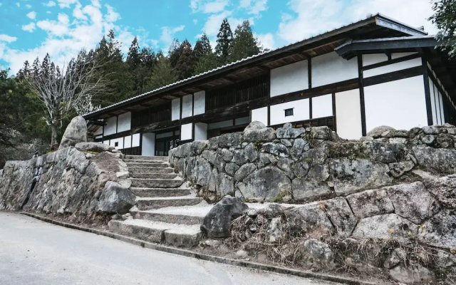 The Expedition Hotel Zenagi
