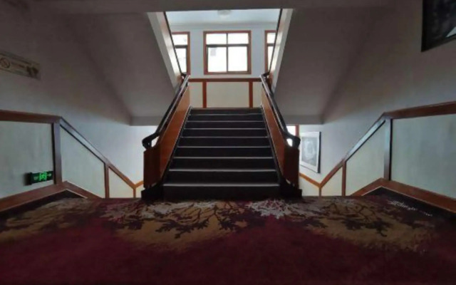 Longzhichuan Hotel