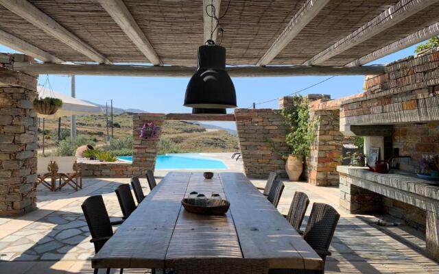 Relax Joy Villa - Easy Beach Access 150m Away
