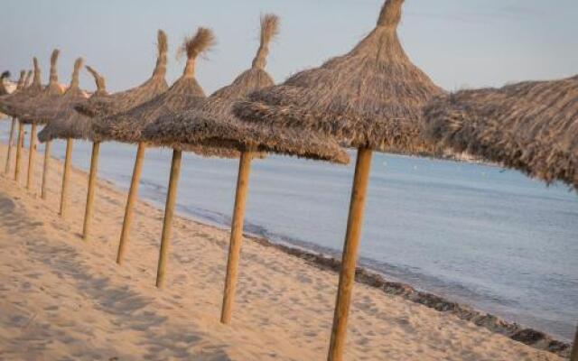 Coral beach house & food