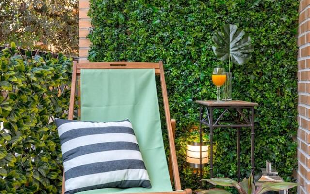 Genteel Home Plaza del Teatro