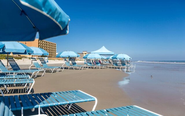 Georgian Inn Beach Club