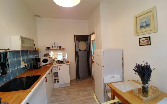 House With one Bedroom in Montreuil, With Enclosed Garden and Wifi