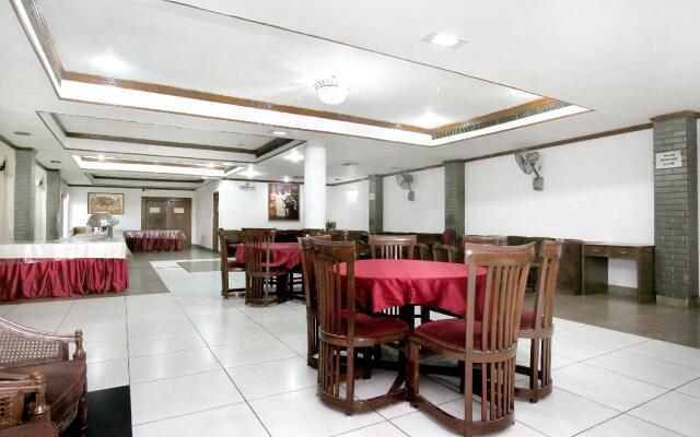 OYO 9985 Hotel Sekhon Grand