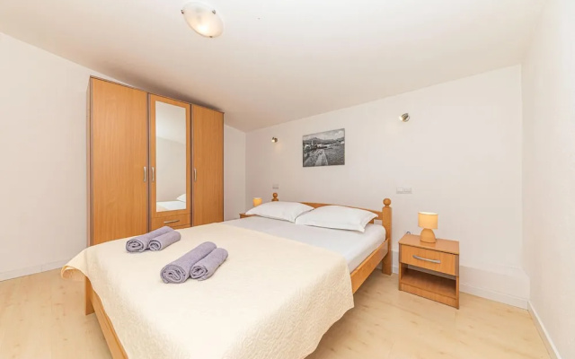 Awesome Home in Kastel Gomilica With Wifi and 1 Bedrooms