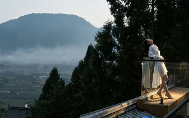 Linyunfuju · Volcanic Hot Spring | OZ Sanctuary 270Spend Cloudview Scenic Mountain Villa – People – Baoshan