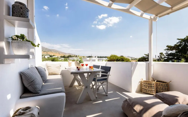 Blue Waves Suites & Apartments