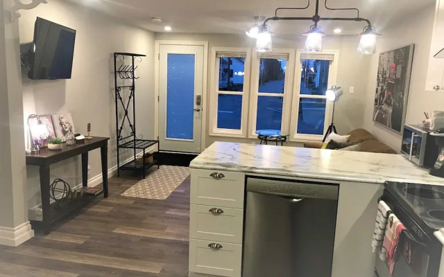 Esther's Place-Carleton Place Downtn Apt