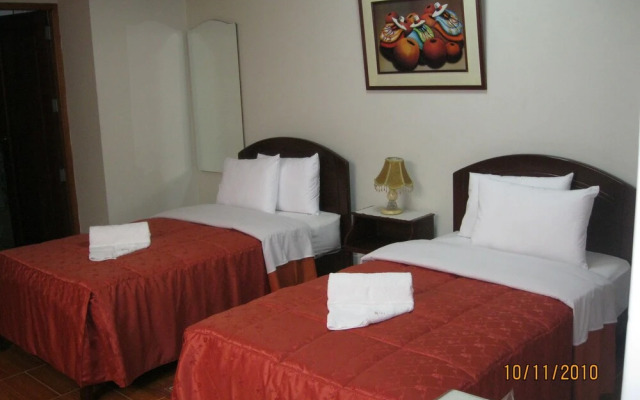 Hotel Plaza Bolognesi