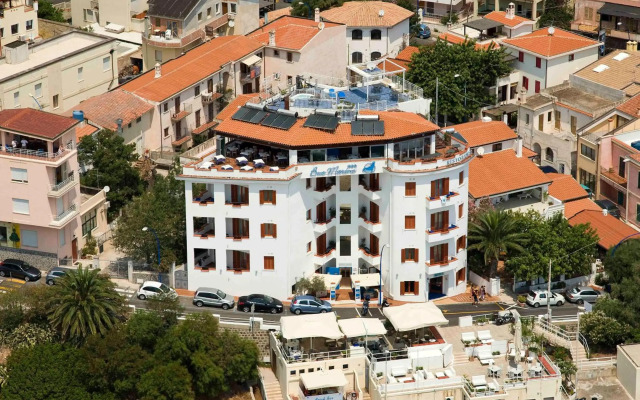 Bue Marino Hotel & Cocktail Bar