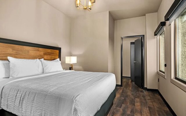 Force on 5th Avenue Hotel