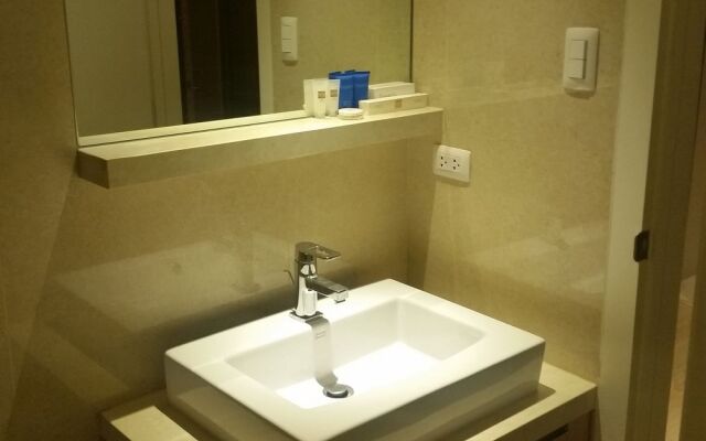 Shang Luxury Suites