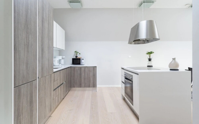 2ndhomes Kluuvi 2BR penthouse with balcony and sauna