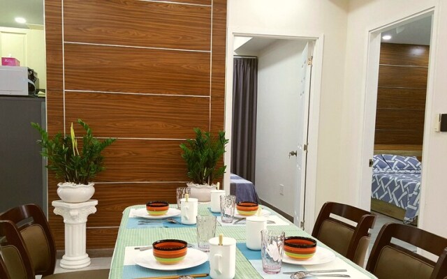 Scenic Valley Luxury 2BR SW Pool 07th