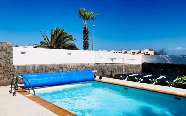 Villa Mariola with private pool, sea view, Sat-tv & free Wifi