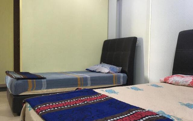 Azra Inn by OYO Rooms