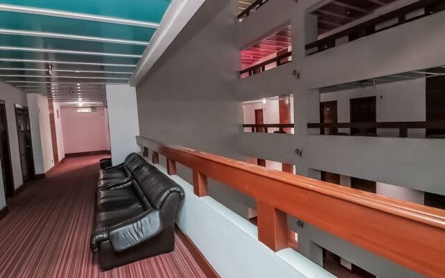 Nida Rooms Payathai 169 JJ Sunday