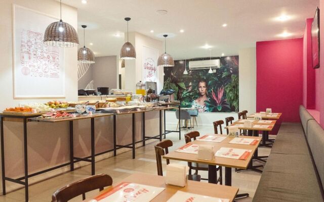 CLH SUITES Copacabana Domingos Ferreira