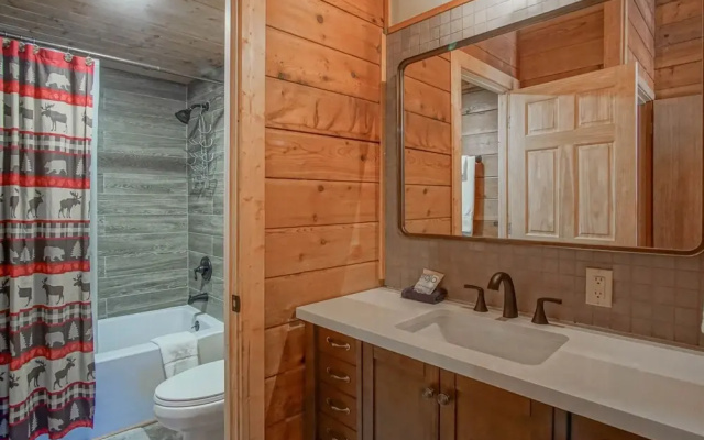 2 Br Plus Loft: Powder Monkey 2