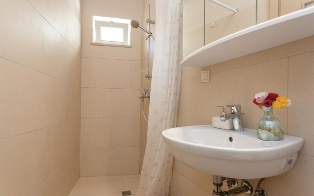 Stunning Home in Zaton Mali With Wifi and 4 Bedrooms
