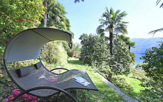 Peace Over the Lake Room 1