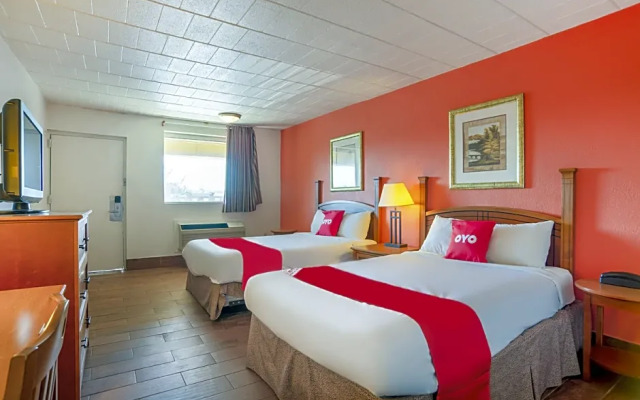 Oyo Hotel Baltimore Hwy 40