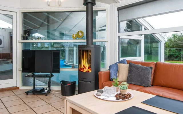 10 Person Holiday Home in Allingabro-by Traum