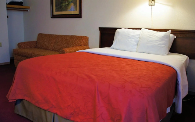 Pictured Rocks Inn & Suites