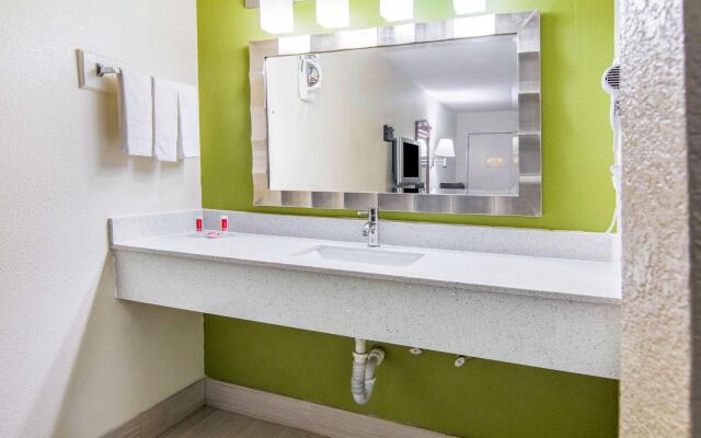 Econo Lodge Atlanta Airport East