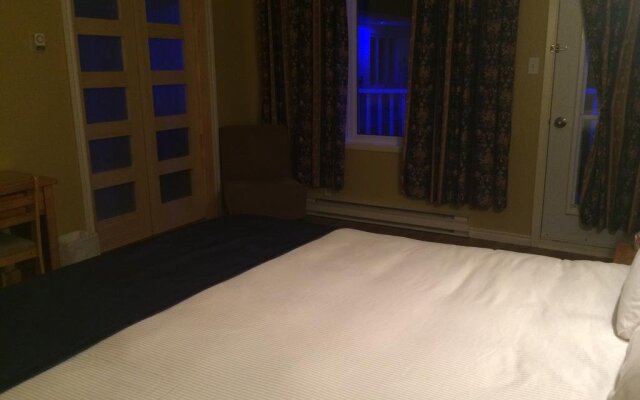 Hotel Motel Fleur De Lys