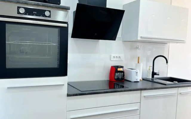 Sea View Apartment Rijeka-free Parking-6 People