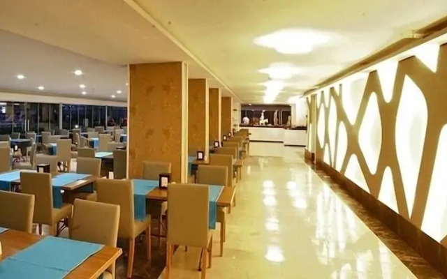Grand Akca Hotel