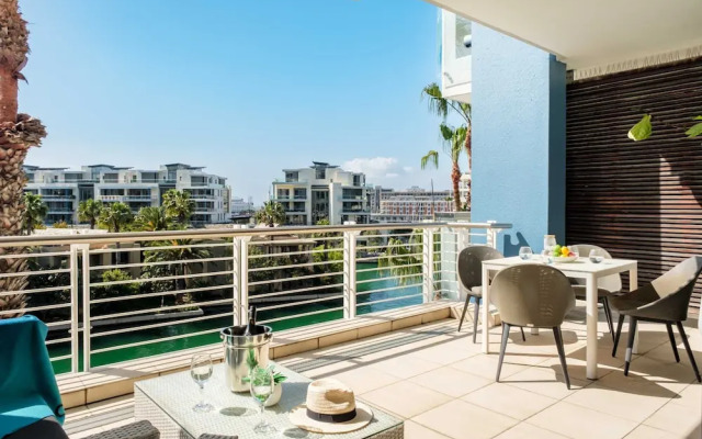 Stylish Retreat With Marina Views at Juliette 307