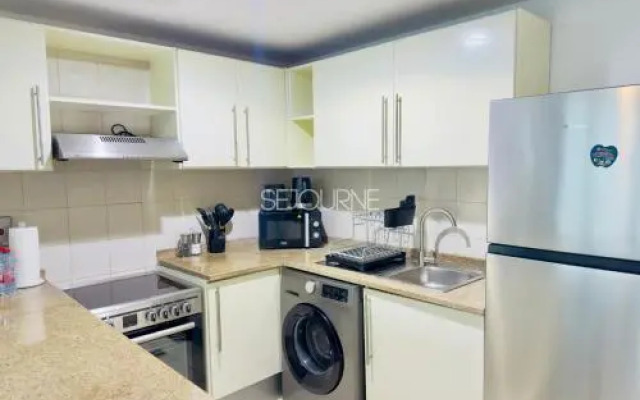 DA86 Well Design Studio in Dubai Arch tower