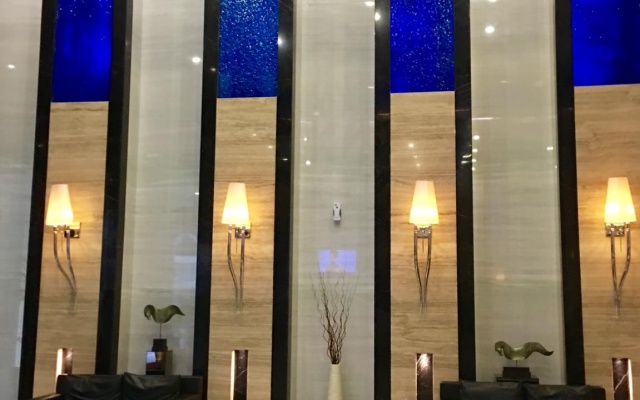 Cozy & Bright-Downtown- 2 Bedrooms w/Pool -21st Fl – Spa – Surabaya