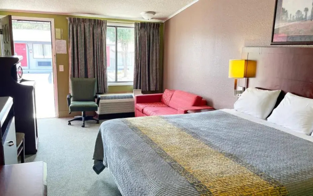 Express Inn Thomson