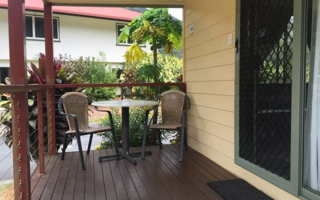 Cairns Crystal Cascades Holiday Park