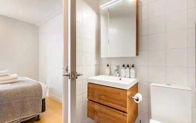 Bright And Modern Apartment On K Road!