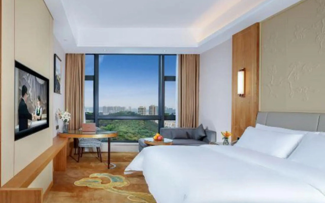 Vienna International Hotel (Gaozhou)