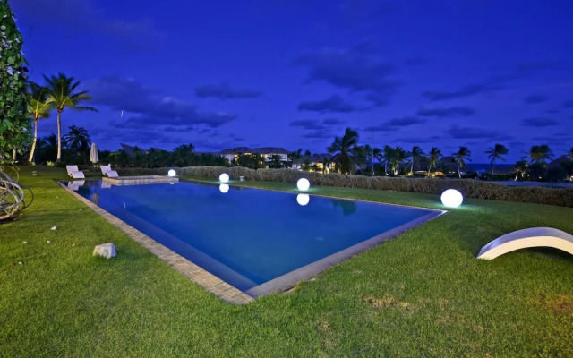 Ocean View 5-bedroom Fully Staffed Tropical Villa