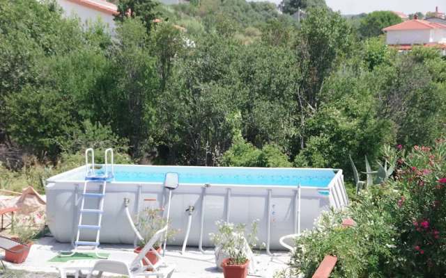 Serene Barbat Escape With Just Minutes From the Beach