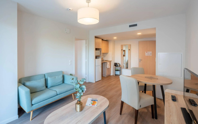 Quality Suites Moissy-Cramayel