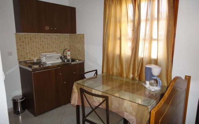 Captain's Suites