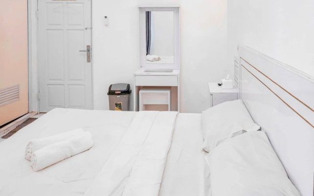 Kaku Maru Kostel Mitra RedDoorz – Guest Rooms – Tegal