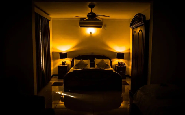 Negombo Blue Villa Hotel