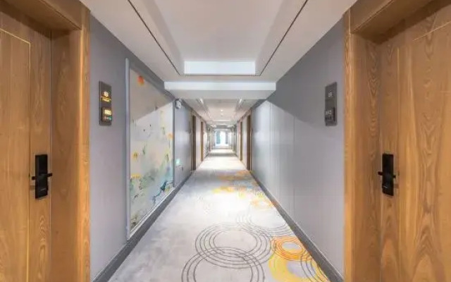 Zhongzhou International Hotel of LuoHe