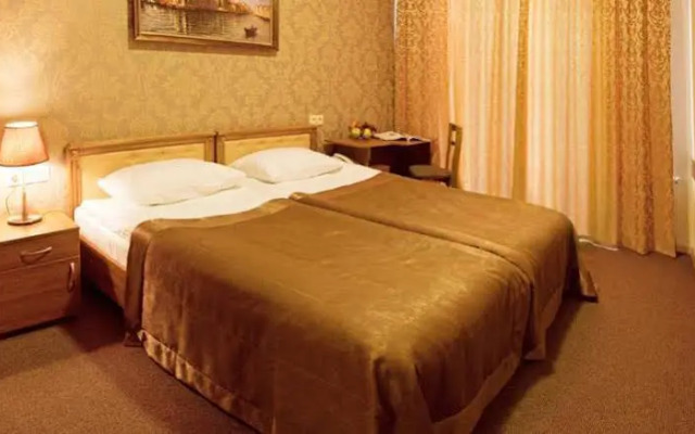 Continental II Hotel