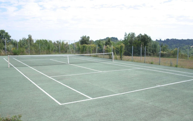 Beautiful Farmhouse in San Vivaldo With Swimming Pool